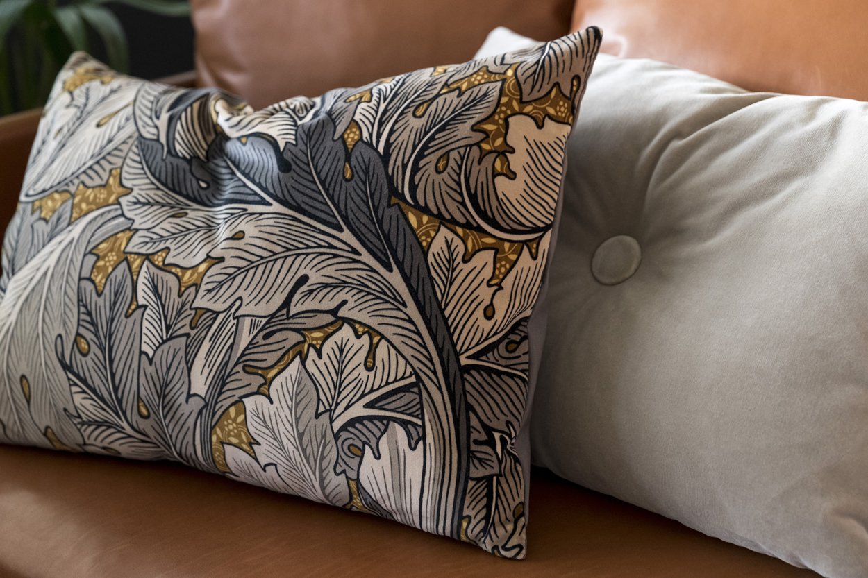 NO.9 cushion floral uni - Bent Hansen - ARERA